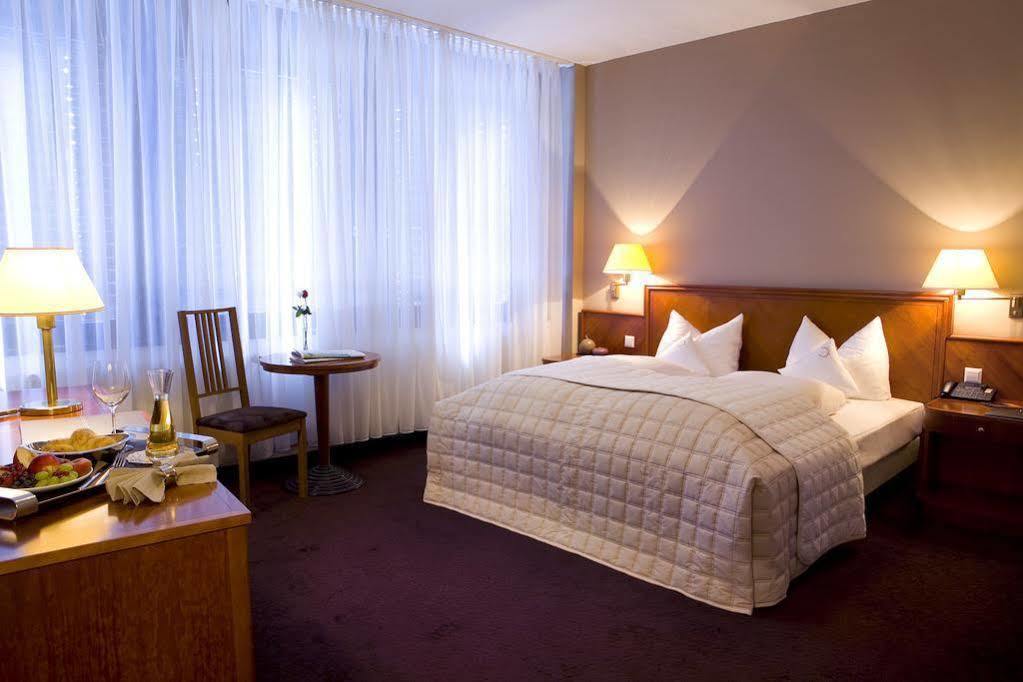 Ross Hotel Stuttgart Dış mekan fotoğraf